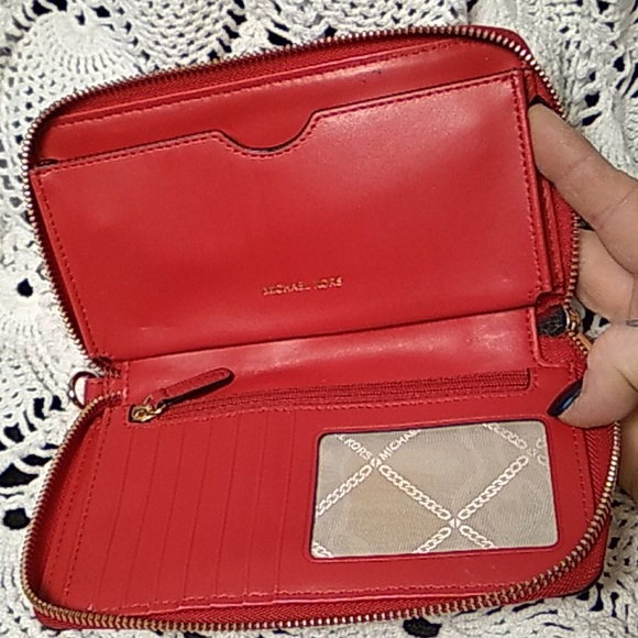 Michael Kors wallet/wristlet - Picture 4 of 5